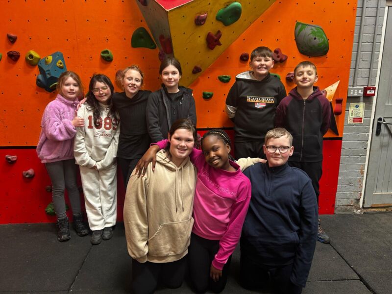 Image for the Tweet beginning: Robinwood! A few snaps from