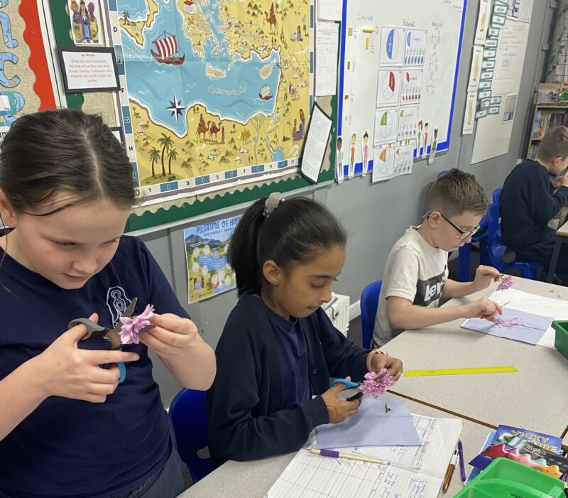 Image for the Tweet beginning: Year 5 had a blooming