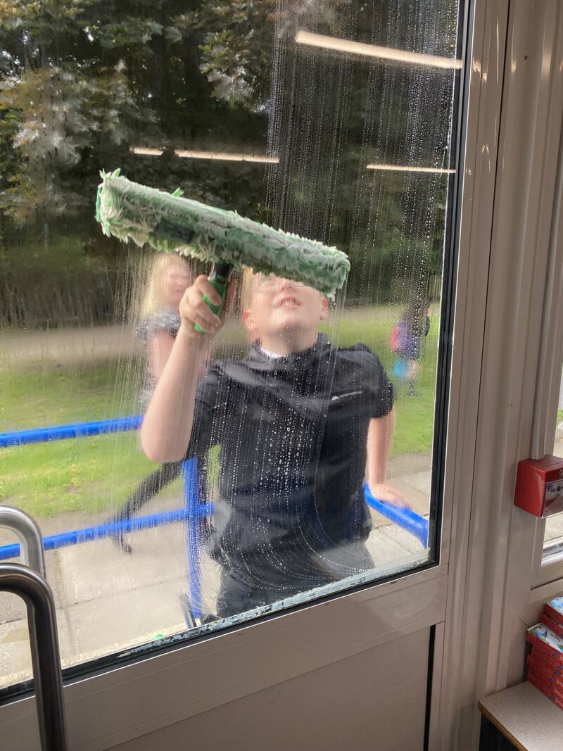 Image for the Tweet beginning: Forget the professionals—Jenson in 5B