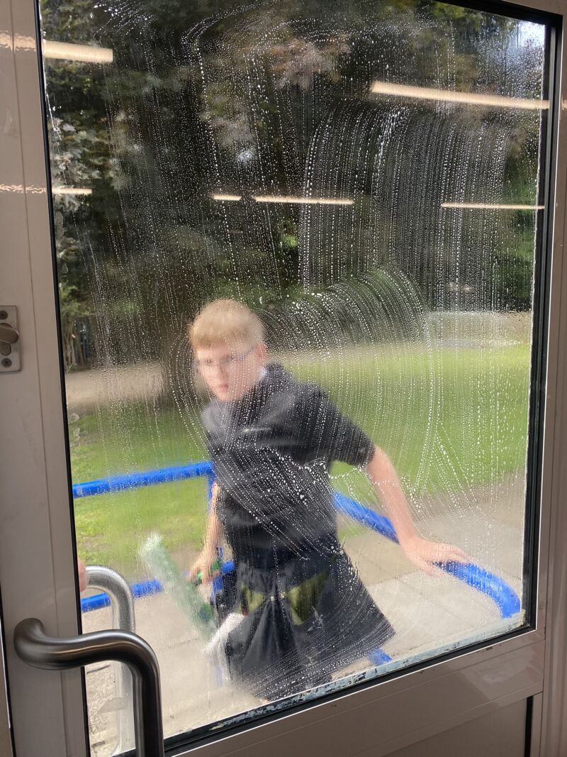 Image for the Tweet beginning: Forget the professionals—Jenson in 5B