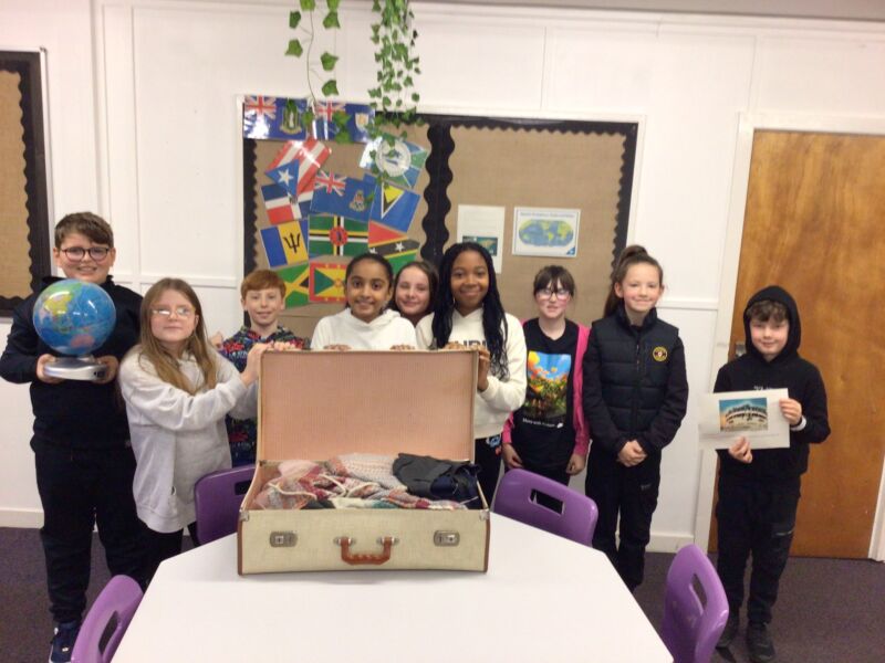 Image for the Tweet beginning: Kickstarting our new English topic,